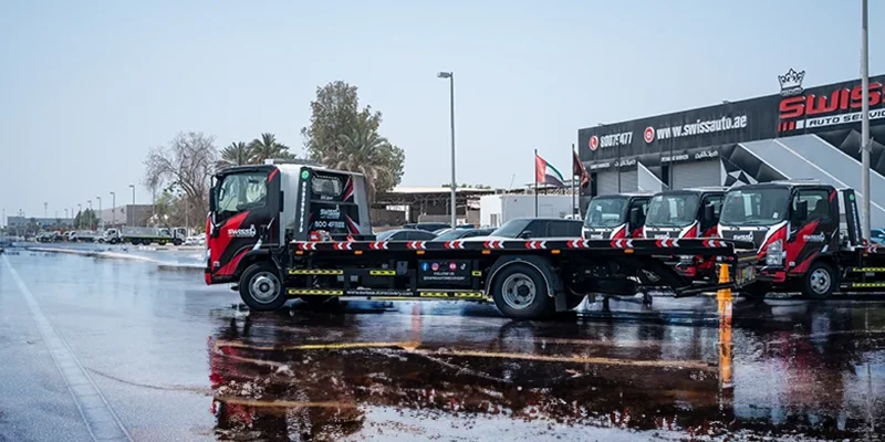 How To Ensure Safety When Providing Roadside Assistance During A Rainy Day?