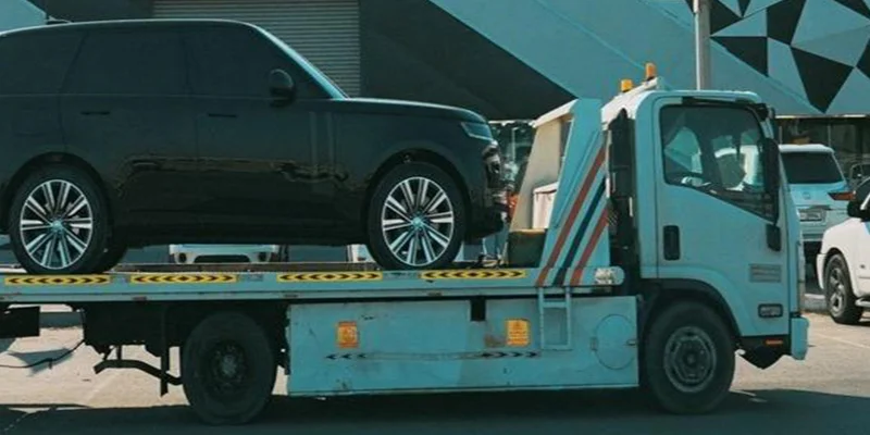 What are the benefits of flatbed towing?